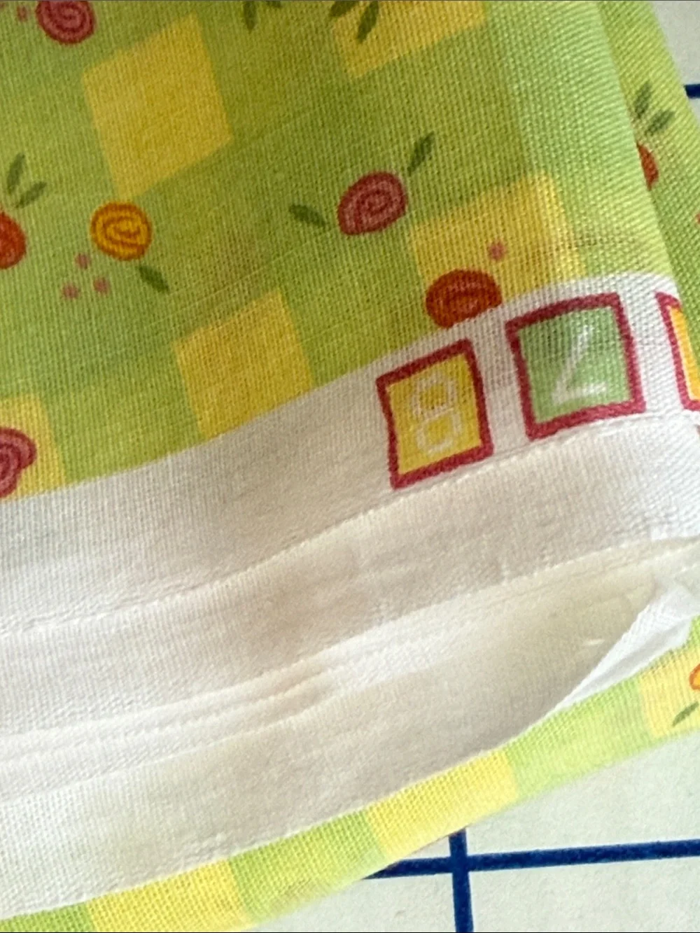 Vintage Green Floral Check Polyester Blend Fabric 1.5 Yards x 44 Retro Spring